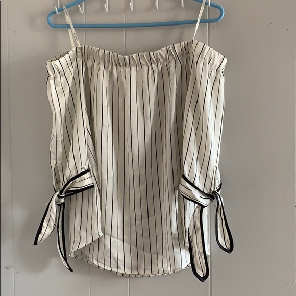 Silky off the shoulder half sleeve top - Picture 2 of 6